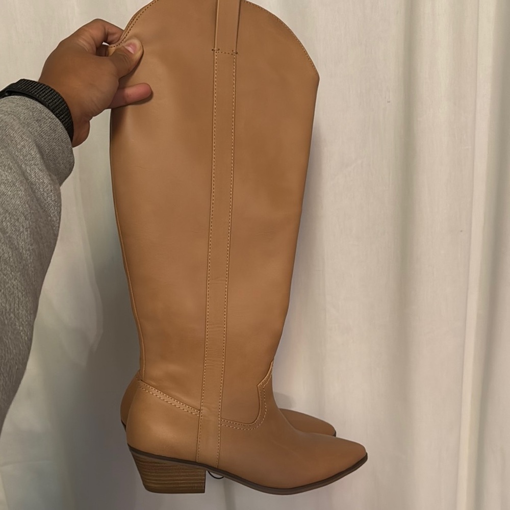 Universal Thread Boots